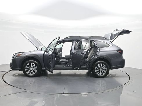 Used 2025 Subaru Outback Premium AWD/4WD image 35