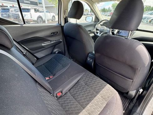 Used 2022 Nissan Kicks SV FWD image 13