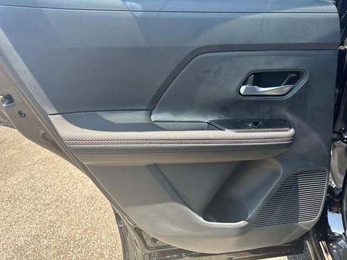 New 2025 Nissan Kicks SR image 12