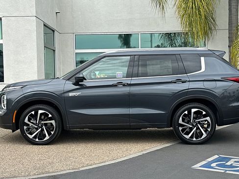 New 2025 Mitsubishi Outlander SEL image 7