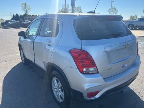 Used 2020 Chevrolet Trax LS w/ Tint and Cruise Package AWD/4WD image 7