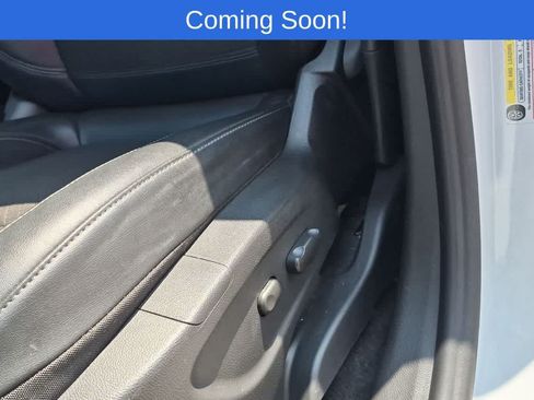 Used 2019 Buick Encore Sport Touring FWD image 17