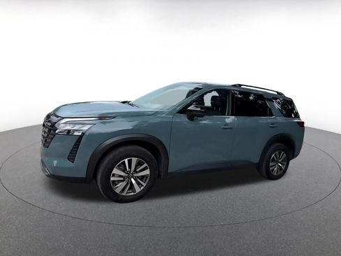 Used 2026 Nissan Pathfinder SL FWD image 7