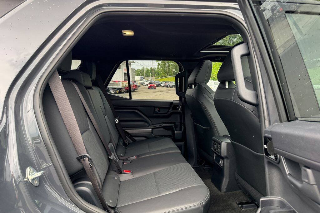 Used 2025 Toyota 4Runner 4WD image 14