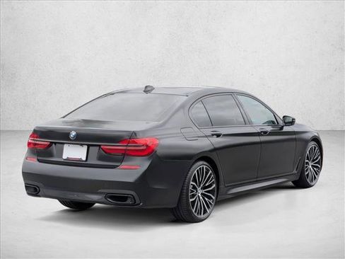 Used 2019 BMW 740i w/ M Sport Package image 5