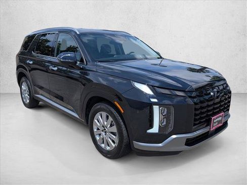 Used 2024 Hyundai Palisade SEL FWD image 3