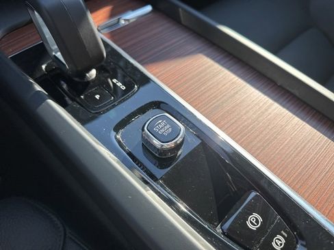 Certified 2023 Volvo XC60 B5 Plus w/ Climate Package image 29