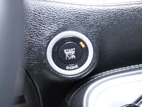 Used 2016 Dodge Challenger SXT image 16