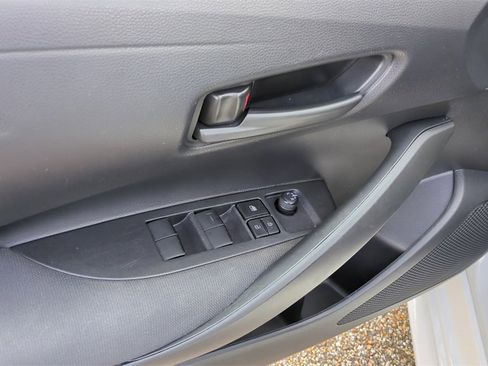Used 2023 Toyota Corolla LE image 11