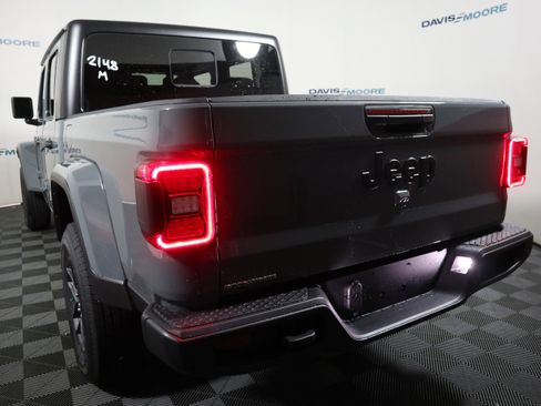 New 2026 Jeep Gladiator Sport AWD/4WD image 9