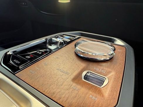 Used 2022 BMW iX xDrive50 w/ Premium Package image 32