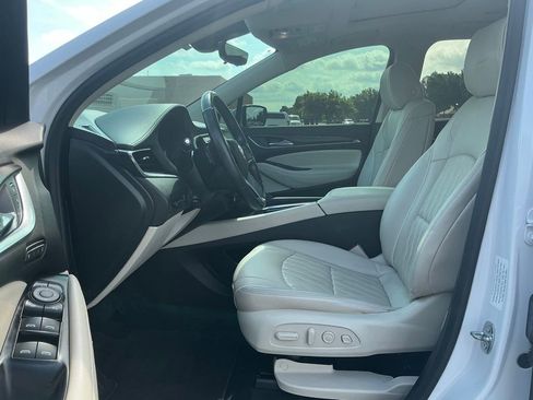 Used 2023 Buick Enclave Avenir w/ Avenir Technology Package AWD/4WD image 16