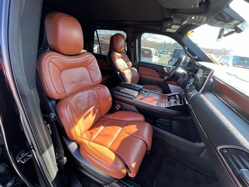 Used 2021 Lincoln Navigator L Reserve w/ Luxury Package image 31