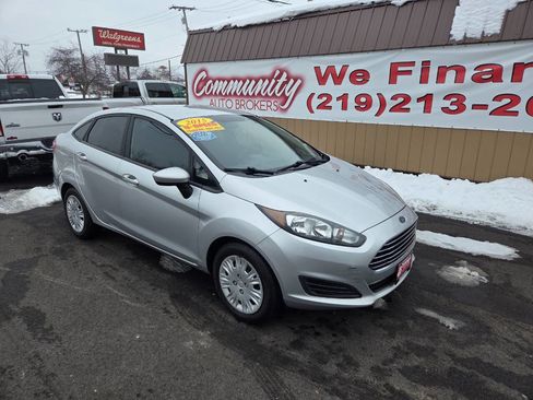 Used 2015 Ford Fiesta S image 1