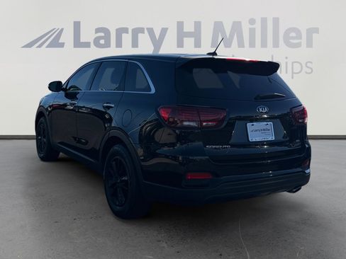 Used 2020 Kia Sorento LX image 3