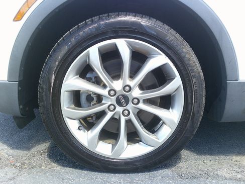 Used 2019 Lincoln MKC Select w/ Select Plus Package AWD/4WD image 13