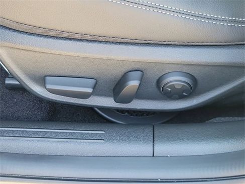 New 2026 Genesis G70 2.5T Prestige image 17