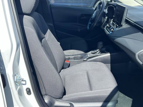 Used 2025 Toyota Corolla LE image 25