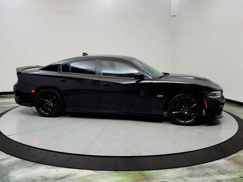 Used 2019 Dodge Charger Scat Pack image 4