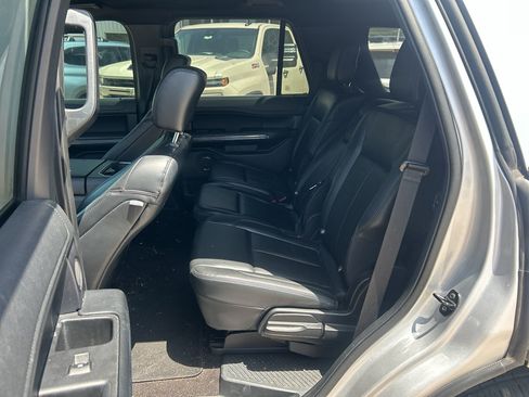 Used 2019 Ford Expedition XLT w/ Equipment Group 202A RWD image 6