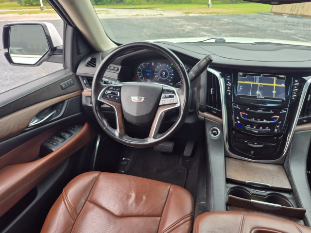 Used 2018 Cadillac Escalade Premium Luxury AWD/4WD image 20