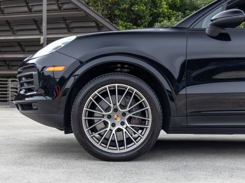 Certified 2023 Porsche Cayenne Platinum Edition AWD/4WD image 13