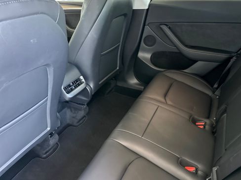 Used 2023 Tesla Model Y 2WD image 25