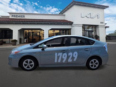 Used 2015 Toyota Prius Three FWD image 5