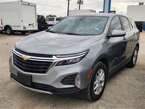 Used 2024 Chevrolet Equinox LT image 3