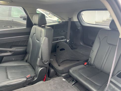 Used 2023 Kia Sorento SX image 9