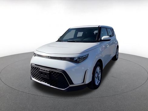 Used 2025 Kia Soul LX w/ LX Technology Package image 7