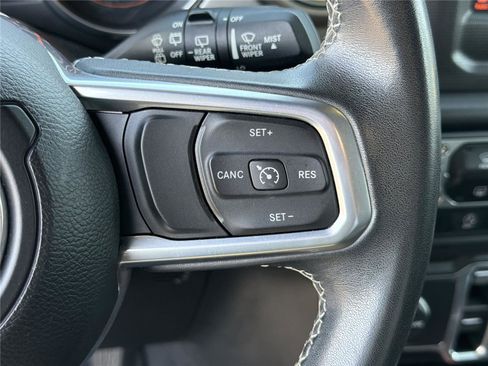 Used 2019 Jeep Wrangler Unlimited Sahara AWD/4WD image 25