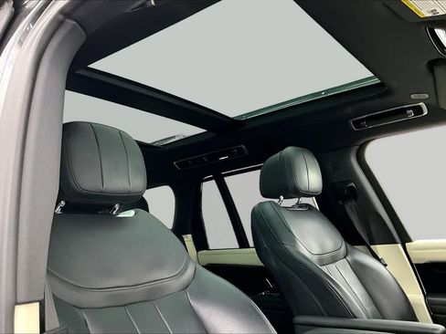 Used 2023 Land Rover Range Rover SE AWD/4WD image 14