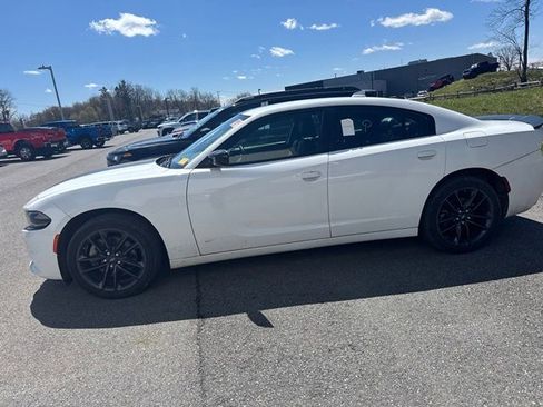 Used 2022 Dodge Charger SXT w/ Plus Group AWD/4WD image 5