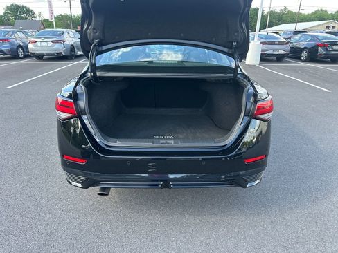 Used 2025 Nissan Sentra SR FWD image 11