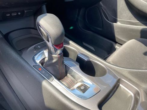 Used 2025 Chevrolet Malibu RS FWD image 12