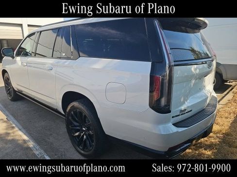 Used 2024 Cadillac Escalade ESV Sport Platinum w/ LPO, ONYX Package AWD/4WD image 3