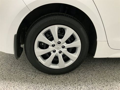 Used 2025 Toyota Corolla LE FWD image 11