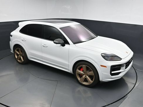 Used 2024 Porsche Cayenne S AWD/4WD image 20