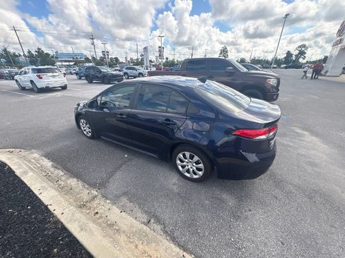Used 2025 Toyota Corolla LE w/ Convenience Package FWD image 24
