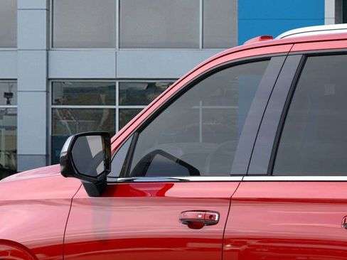 New 2026 Chevrolet Suburban Premier image 23