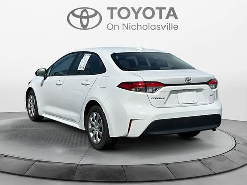 Used 2024 Toyota Corolla LE image 4