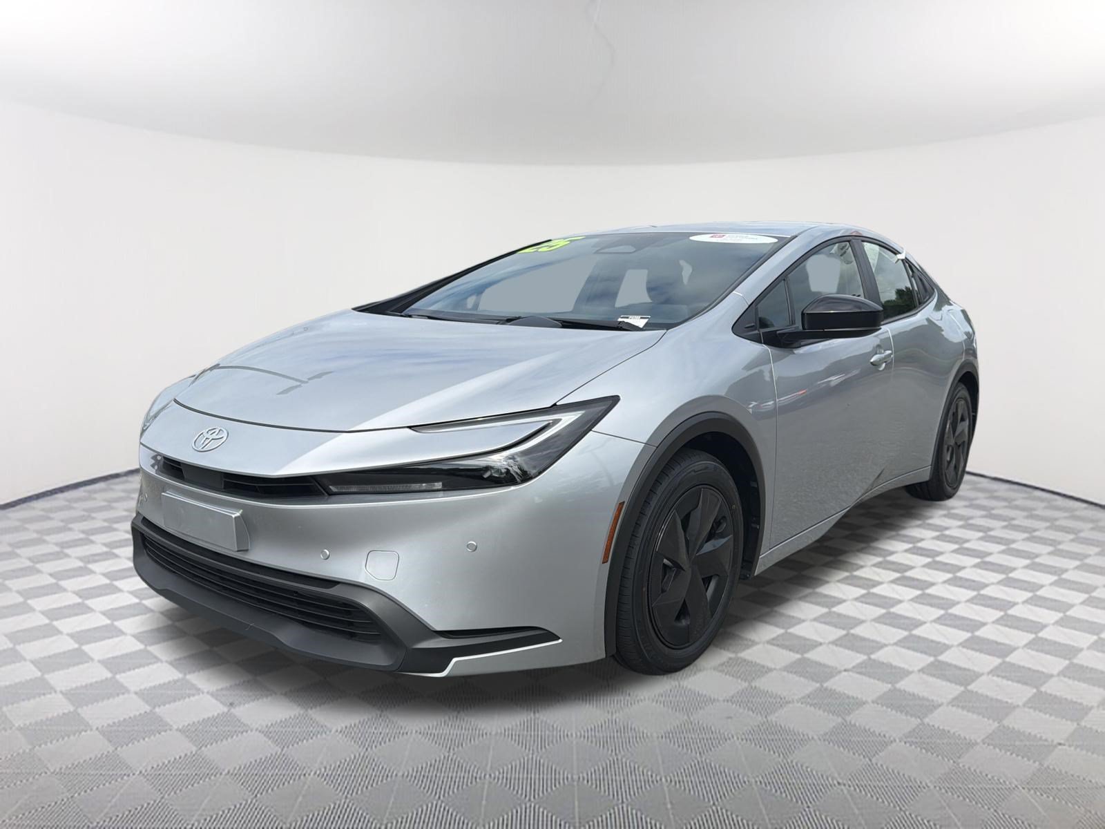 Certified 2025 Toyota Prius LE FWD image 3