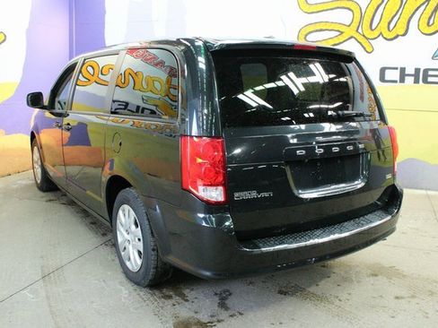 Used 2018 Dodge Grand Caravan SE w/ UConnect Hands-Free Group image 6