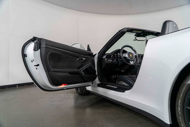 Used 2016 Porsche 911 Carrera GTS RWD image 14