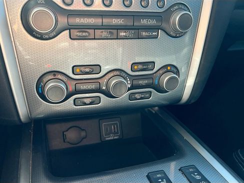 Used 2020 Nissan Pathfinder SL image 16