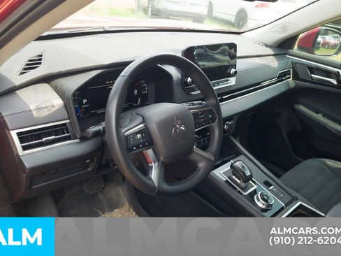 Used 2023 Mitsubishi Outlander SE FWD image 5