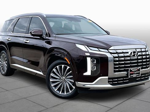 Used 2024 Hyundai Palisade Calligraphy image 2
