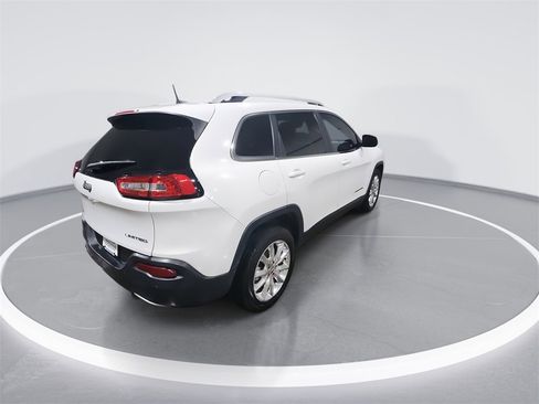 Used 2017 Jeep Cherokee Limited w/ Luxury Group image 8