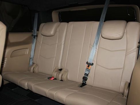 Used 2019 Cadillac Escalade Platinum AWD/4WD image 14